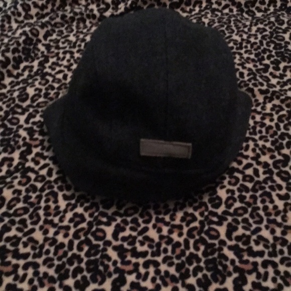 Abercrombie & Fitch adjustable hat - Picture 7 of 7